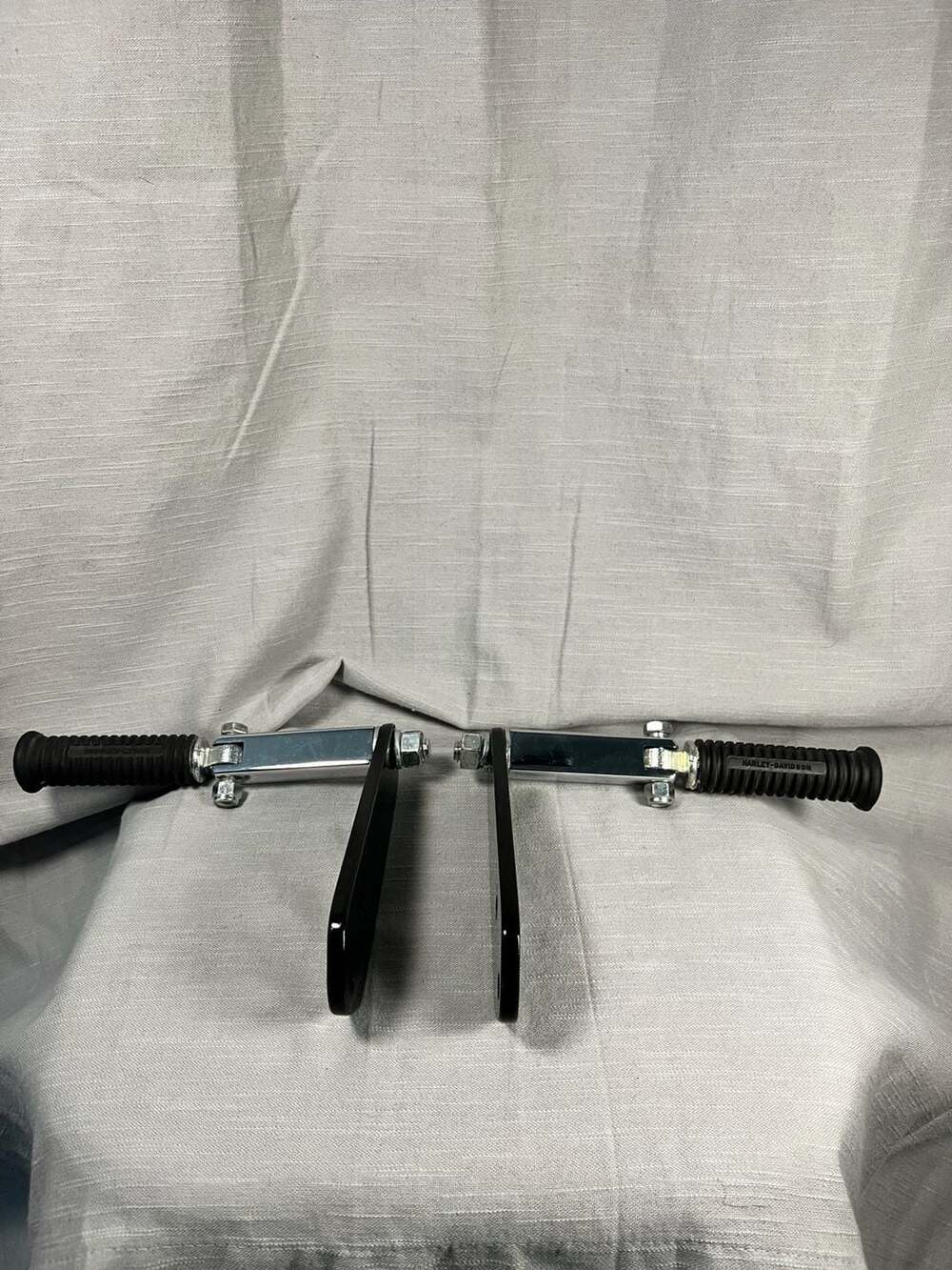 Harley-Davidson Passenger Footpeg Kit with Offset Mounts